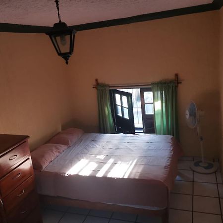 Hostal Гвадалахара Экстерьер фото