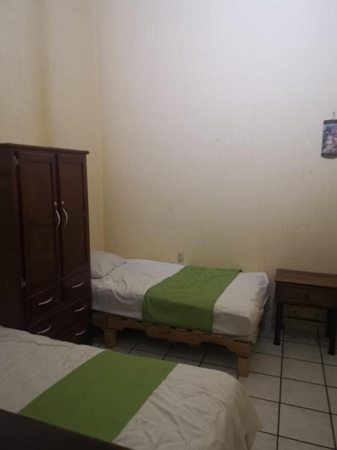 Hostal Гвадалахара Экстерьер фото