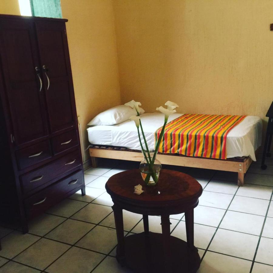 Hostal Гвадалахара Экстерьер фото