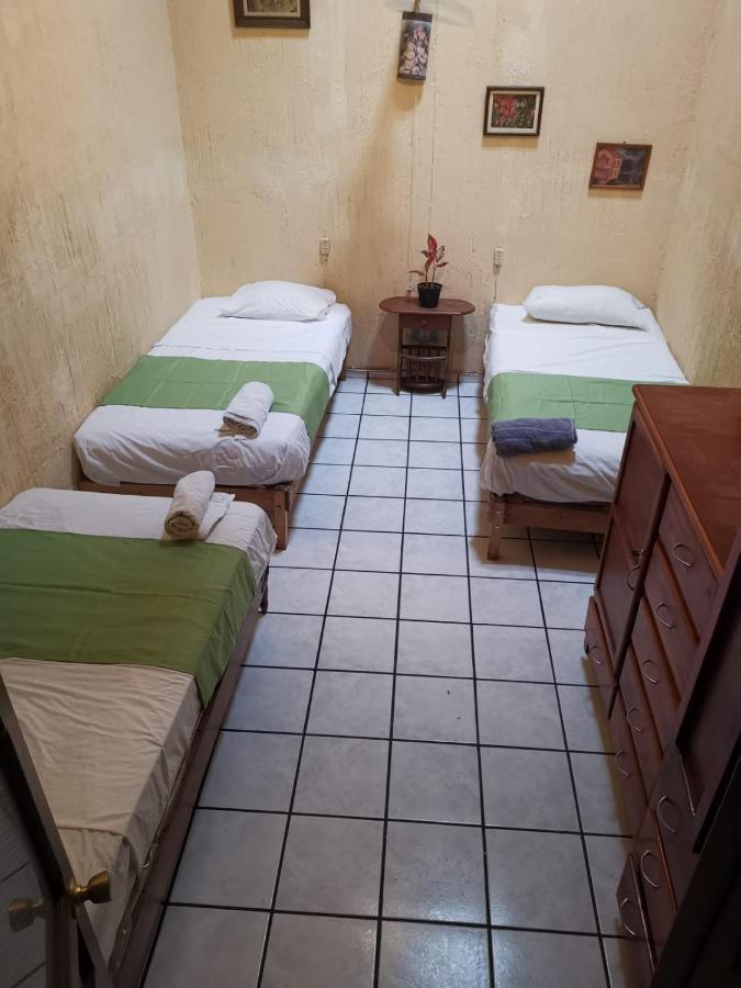 Hostal Гвадалахара Экстерьер фото